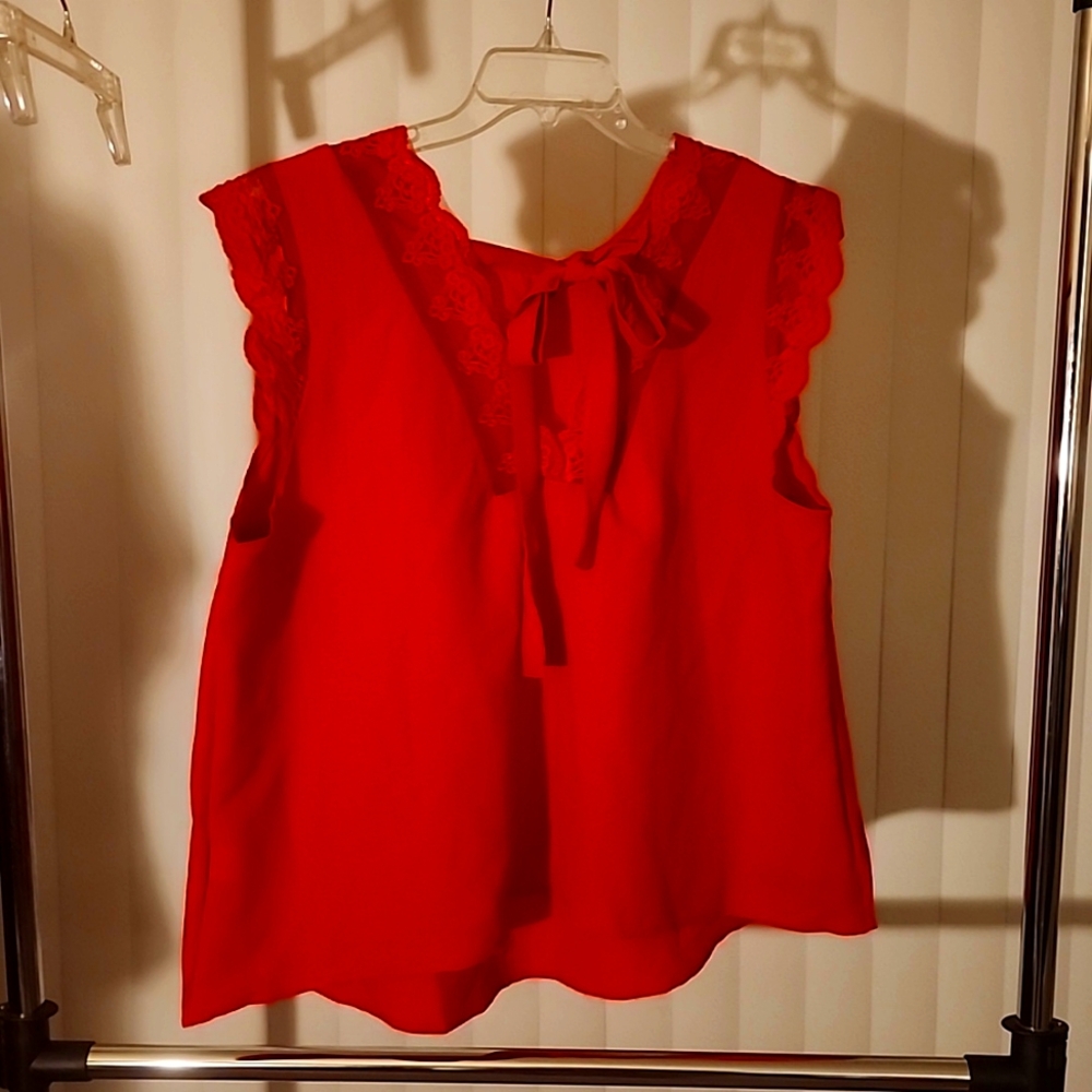 Red top - Picture 2 of 2